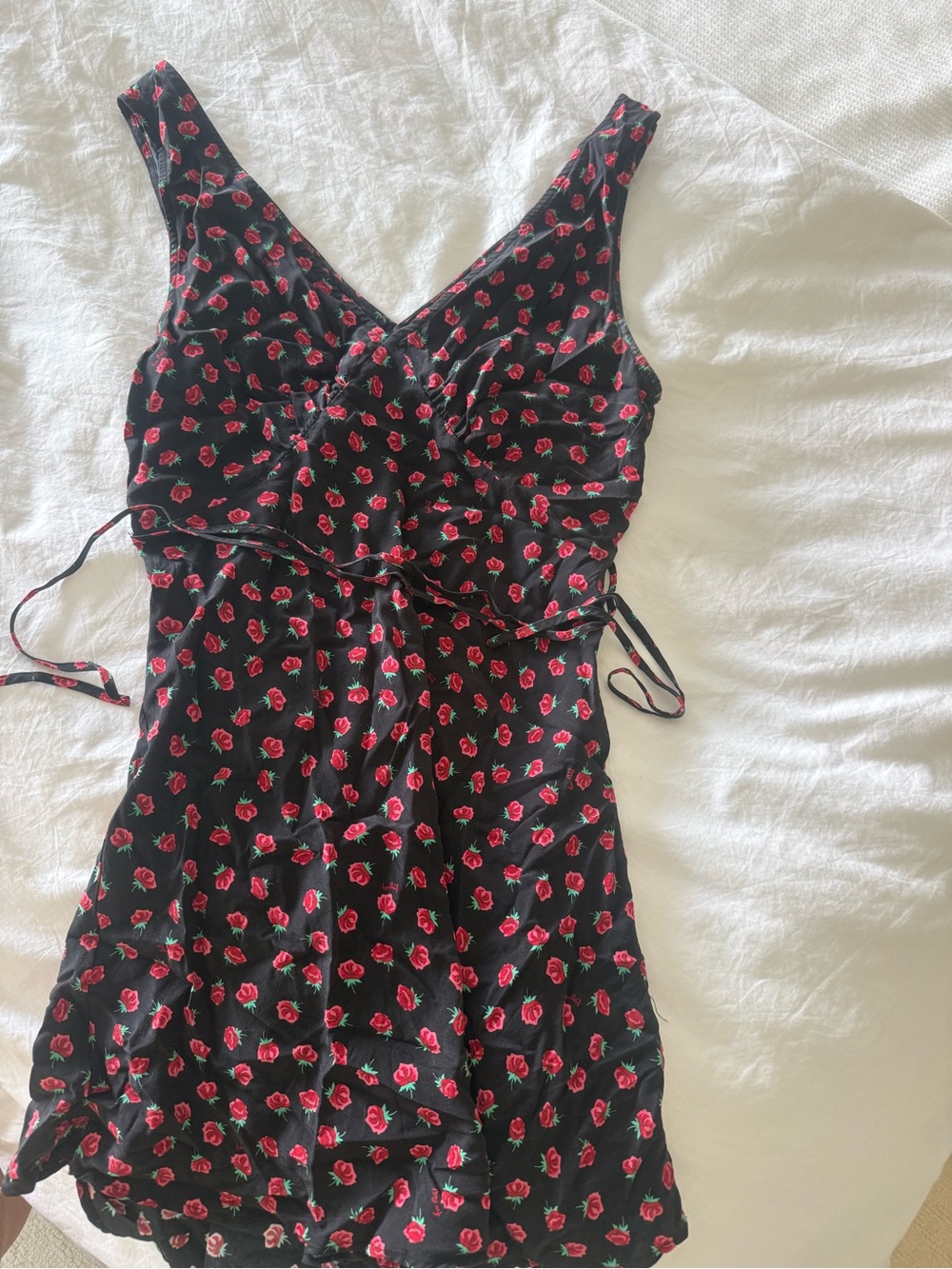 Realisation Par Floral Tie-Waist One-Piece Dress - Black with Red Roses